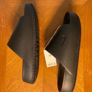 Nike Calm Slides M-11 or W-12
